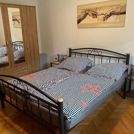 Apartmani Area Doma Traù Esterno foto