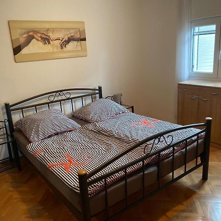 Apartmani Area Doma Traù Esterno foto