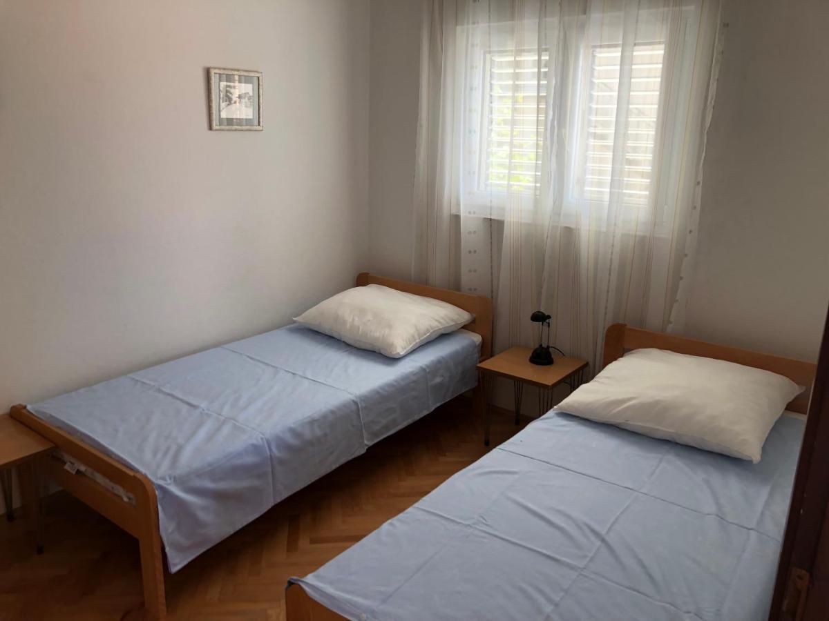 Apartmani Area Doma Traù Esterno foto
