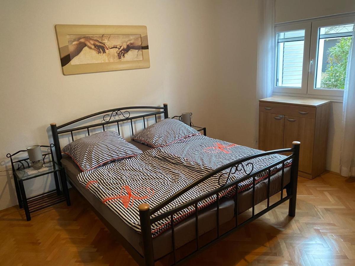 Apartmani Area Doma Traù Esterno foto